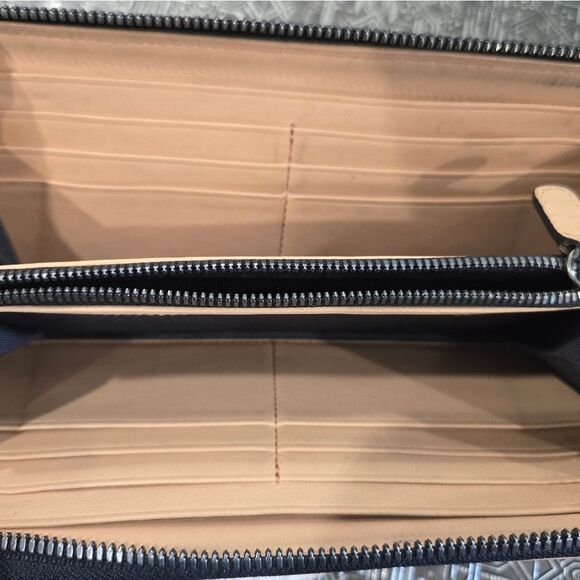 🐢 Rag and Bone Zip Around Wallet Excellent Condition - Picture 6 of 16